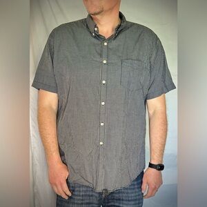 Van Heusen Men’s Black & White Checkered Plaid Short Sleeve Button Up Shirt